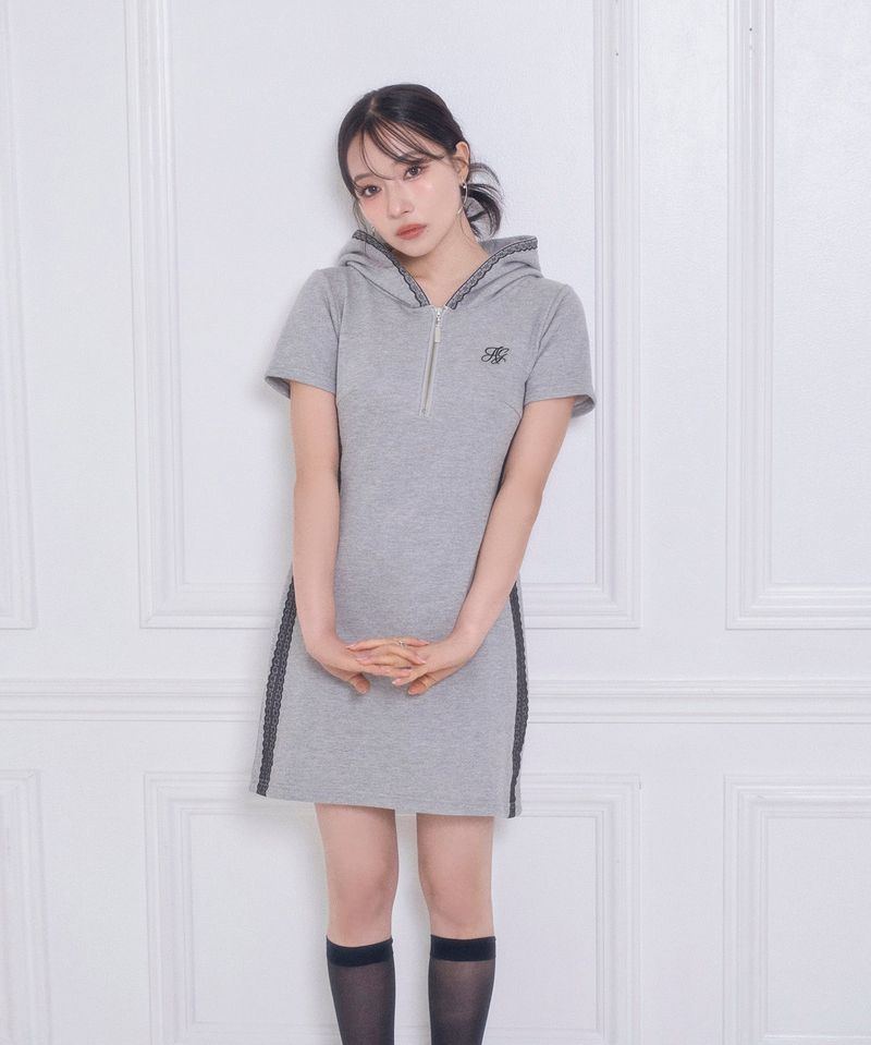 ANDGEEBEE（アンジービー）の「レースラインフーディワンピ（Dresses）」