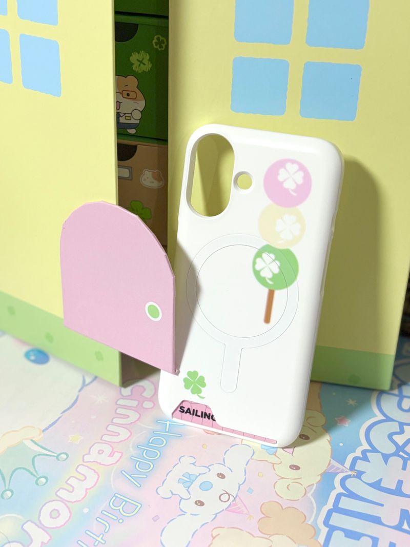 BENEE（ベニー）の「だんごマグセーフハードカードウォレット（スマホグッズ/小物）」