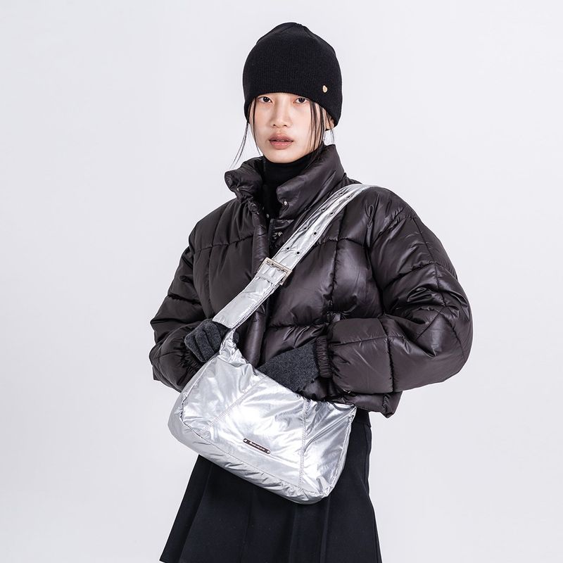 PADDING EYELET CROSS BAG