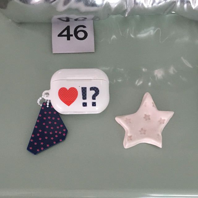 Heart polka-dot red glossy AirPods case