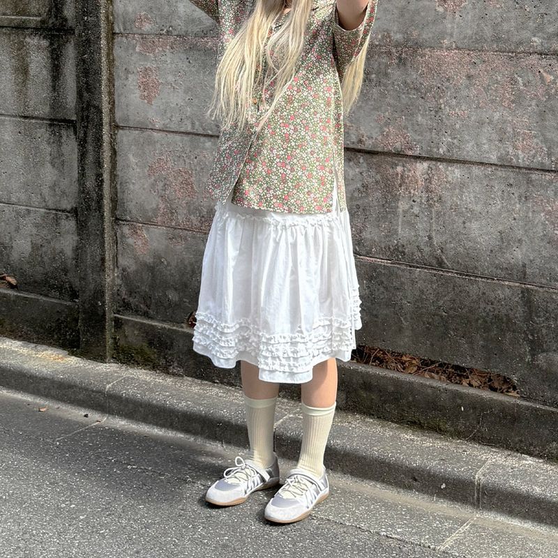 KOOKEESEE(クキシ)の「Katie Frill Midi Skirt (white) (Skirts)」