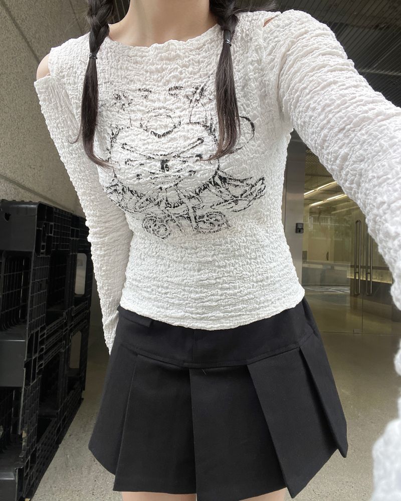 heenytsuki(ヒニツキ)の「Heart Lock Cutout T-shirt(Tops)」