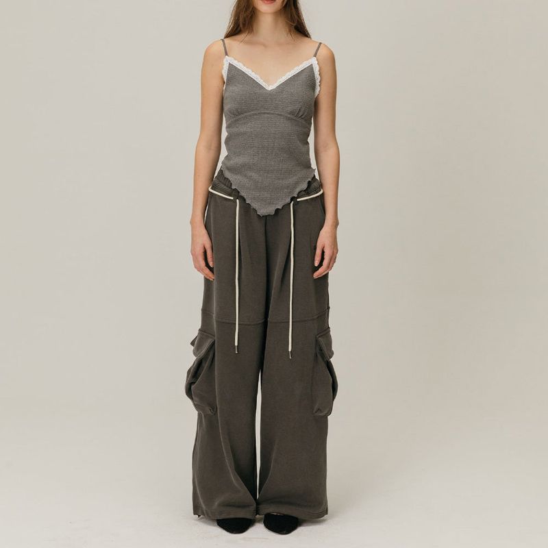 MOIFAIRE（モイフェア）の「PIGMENT CARGO SWEATPANTS / CHARCOAL（Pants）」