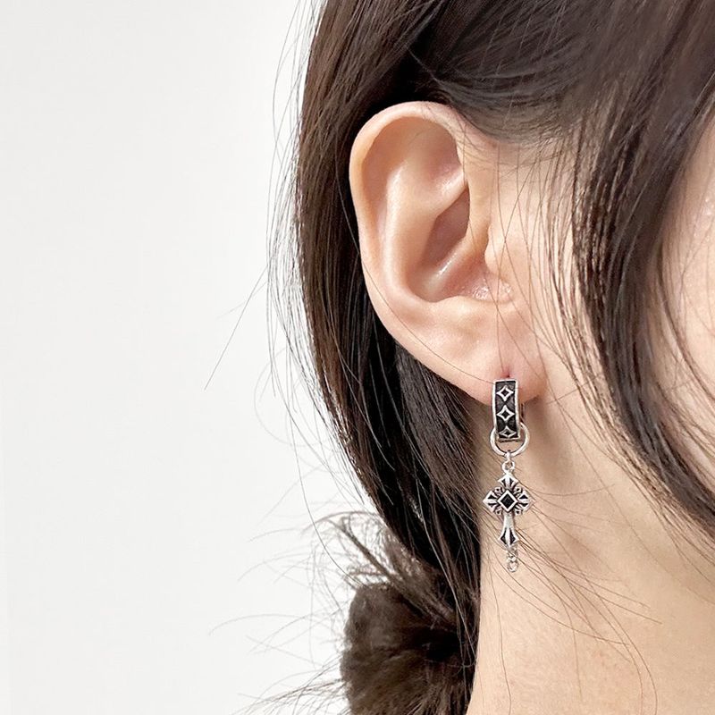 Antique Black Cross Chain One-Touch Earrings
