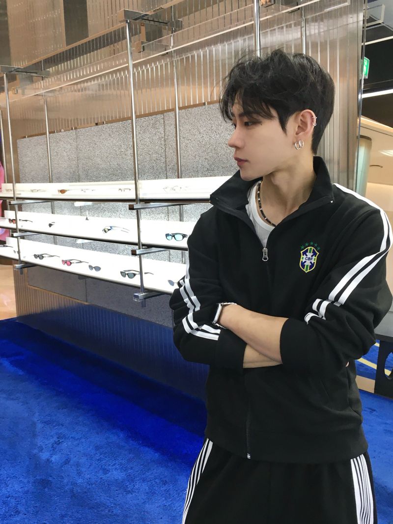 Noir Brazil Track Line Zip-Up 3C
