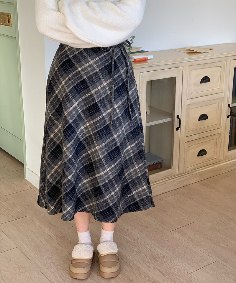 Betty Check Skirt