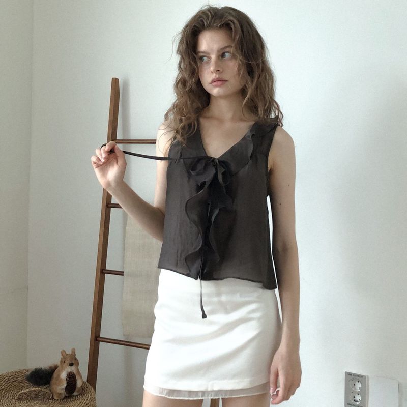 Passionate ruffle blouse (brown)