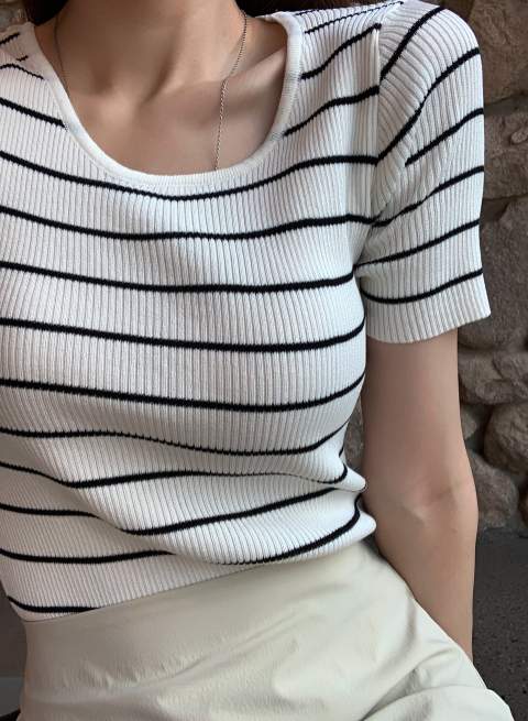 Loop Slim Striped Short Sleeve Knit / 1 colors