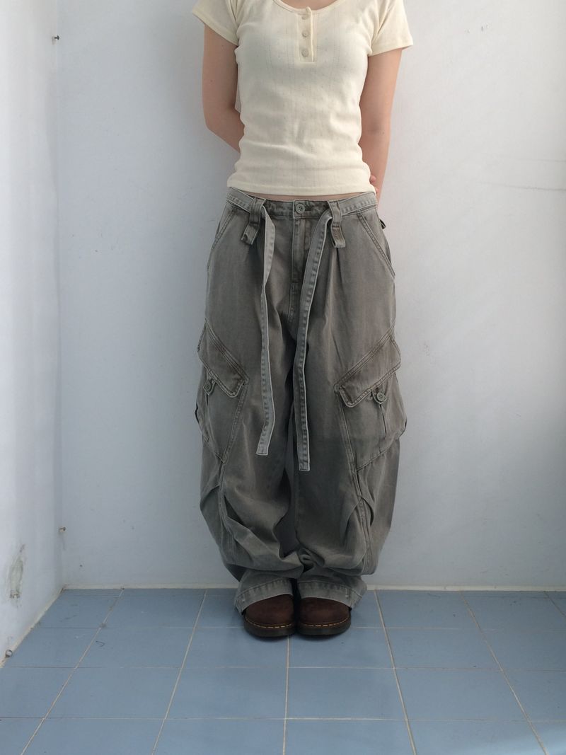 Pocket cargo strap pants