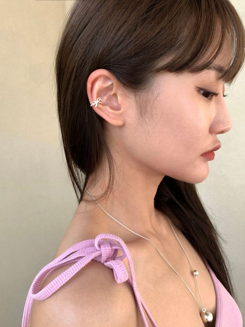 Teeny Ribbon earcuff (Silver / Select Side) 