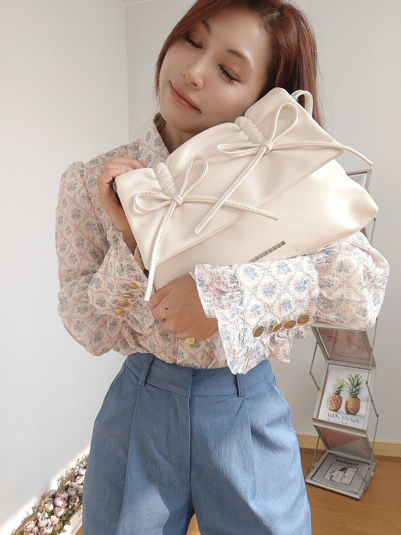 Balletcore look ribbon detail square leather shoulder bag