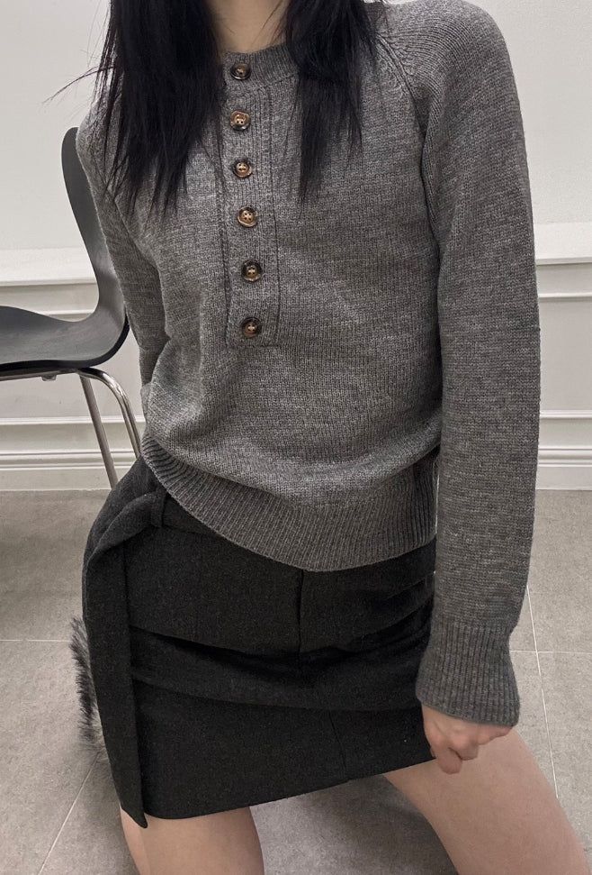 Uni Big Button Knit
