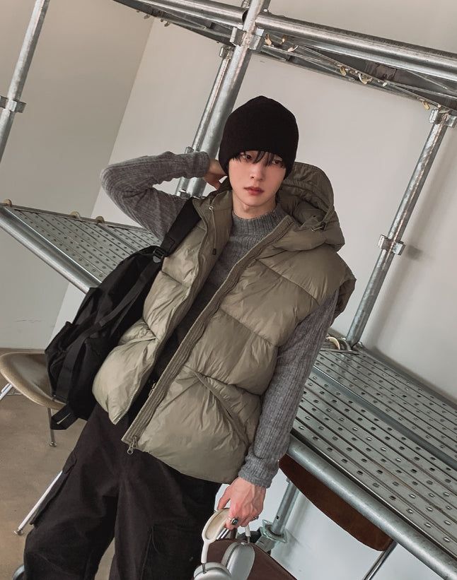 Detachable Hood Angle Pocket Padded Vest