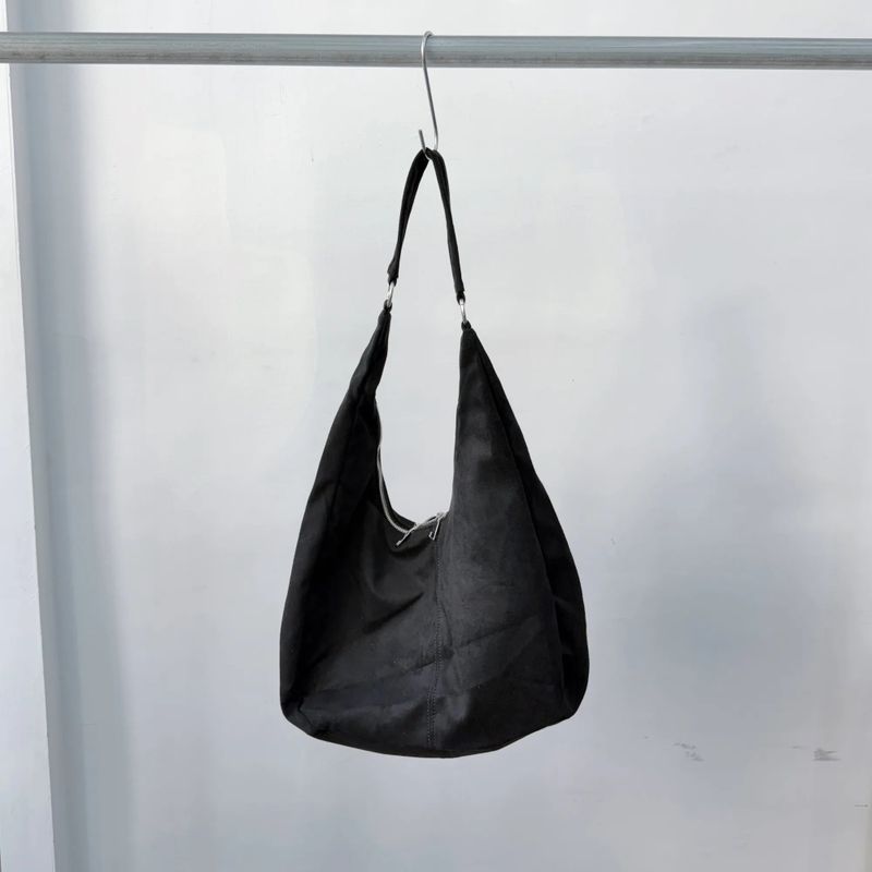 Mist Black Curve Shoulder Bag
