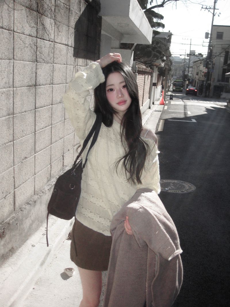naro flower one-shoulder knit