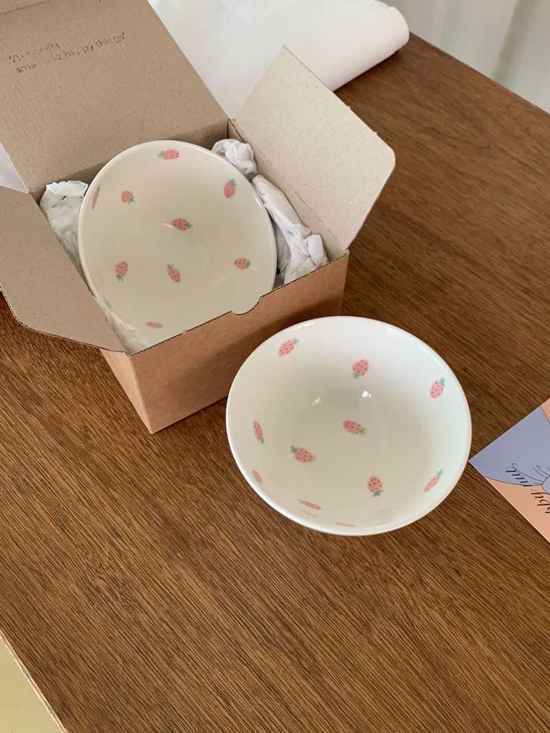 mellow berry yogurt bowl