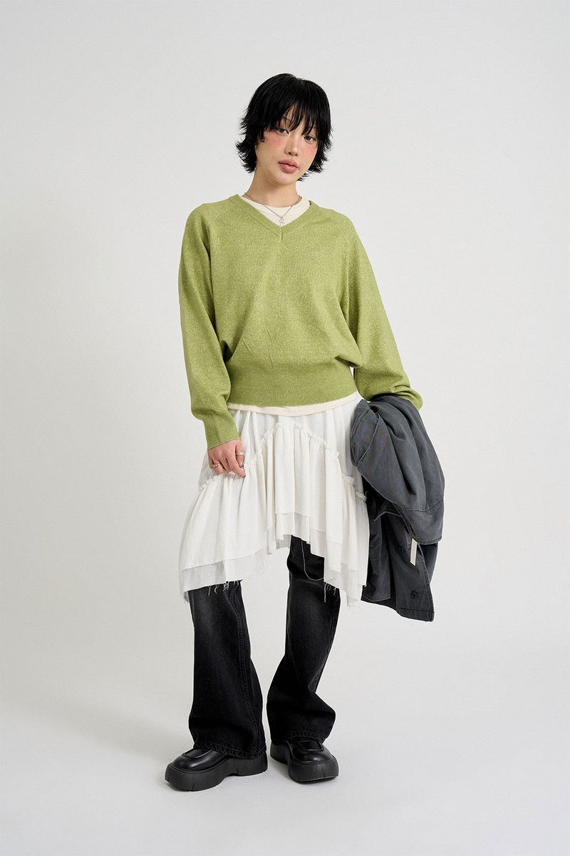 Sober wool v-neck knit