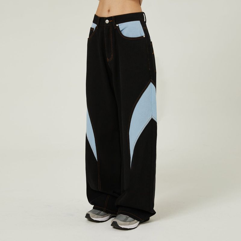 Curved cutting reverse denim pants