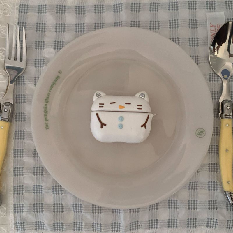 【MADE】 Snow cat AirPod case