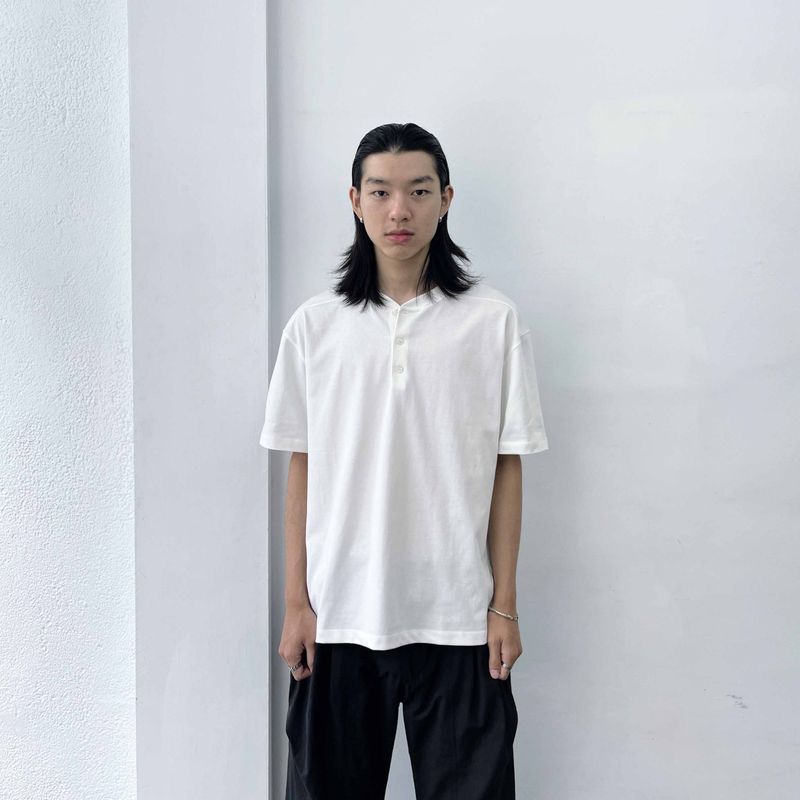 FADE MEET（フェードミート）の「Collarless Henley Tee（Tops）」
