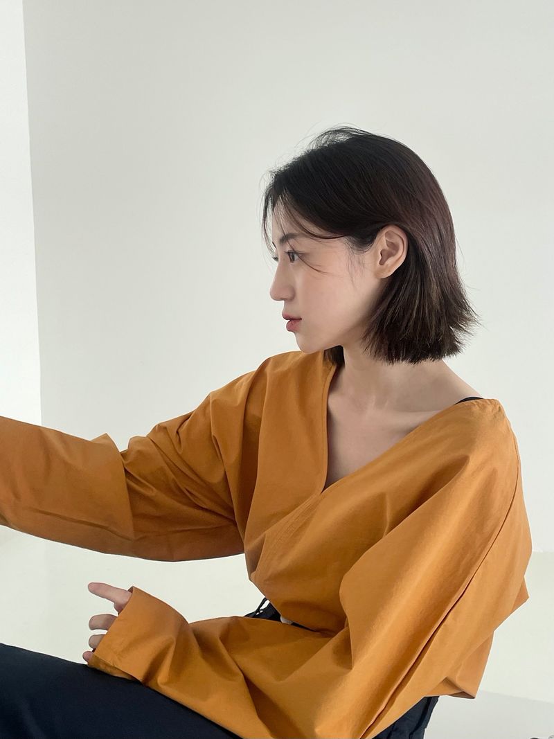 Feminine v-neck shirt