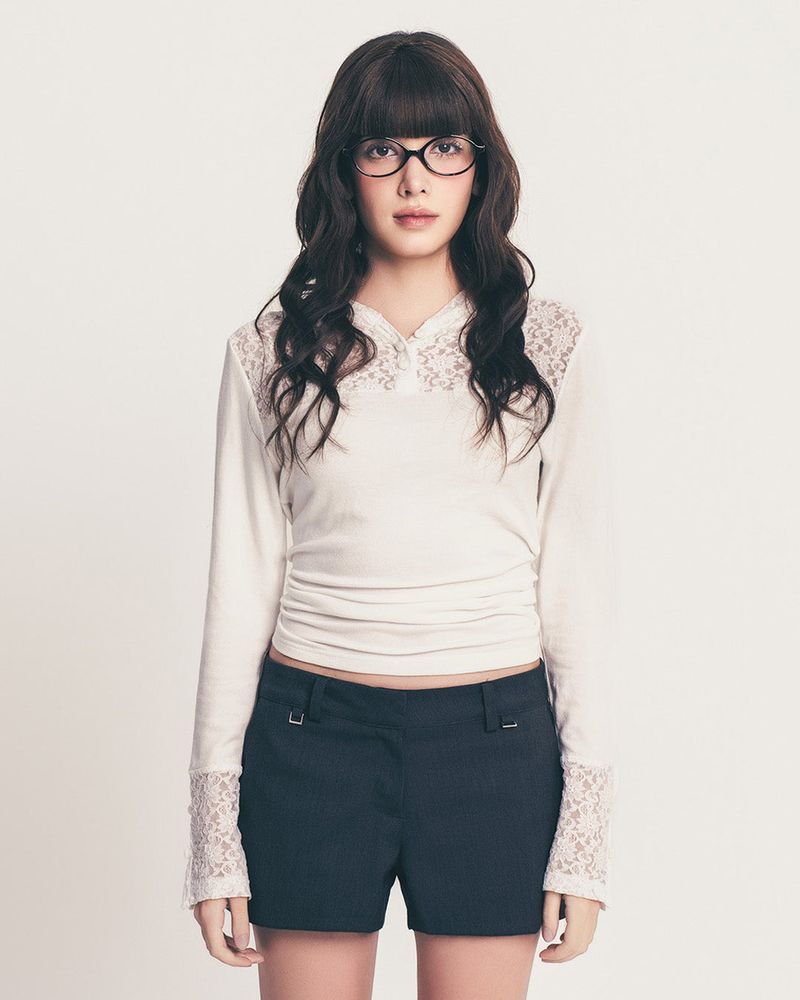 Fazed(フェイズド)の「button lace hoodie top long ver. / white(Tops)」