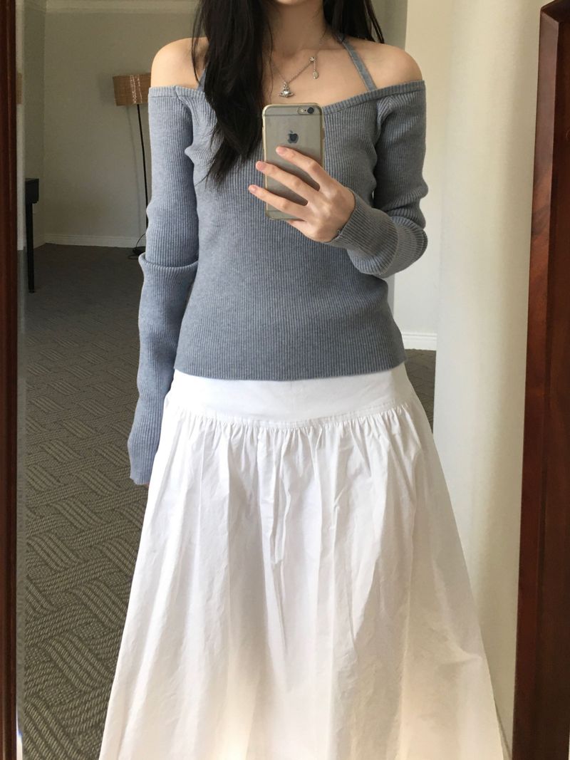 Halter Off-Shoulder Knitwear (2 colors)
