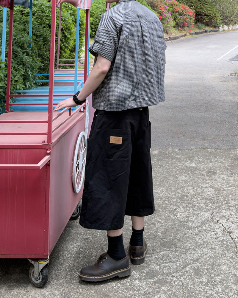 Varon Patch Strap Bermuda Pants
