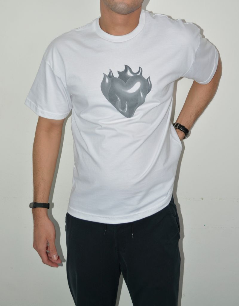 デリルTシャツ