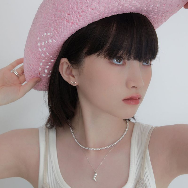 put on your boots necklace silver ver.