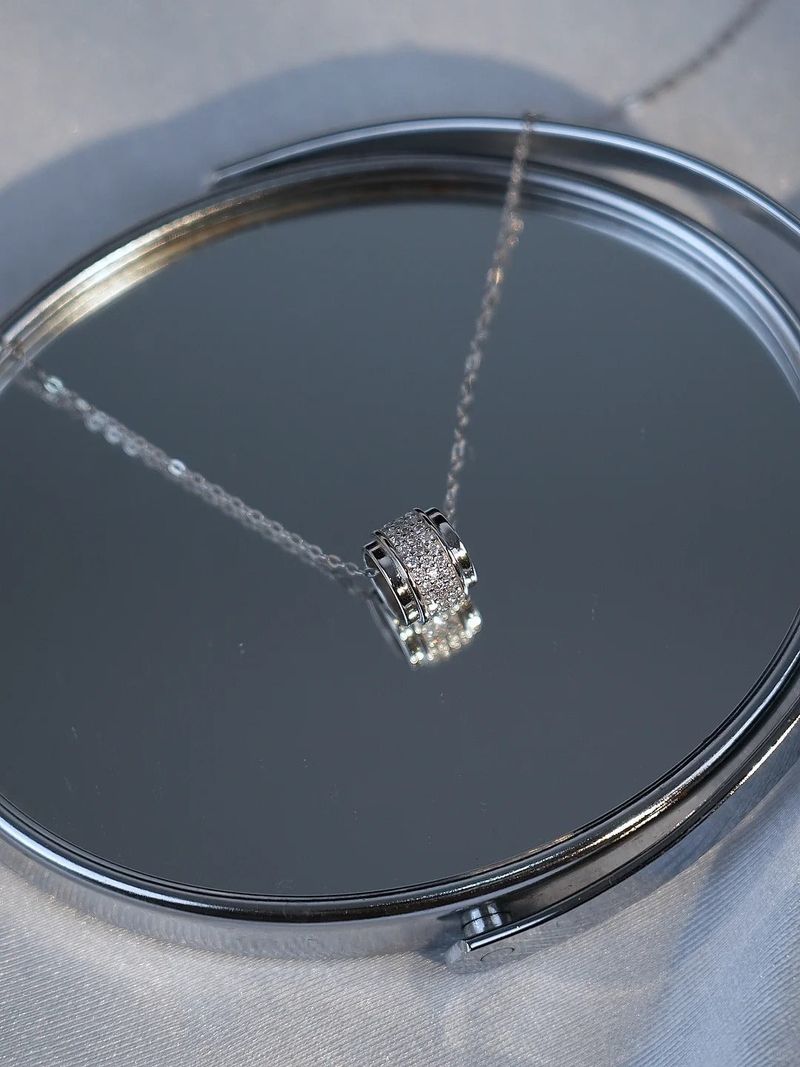 Treasure diamond wheel necklace