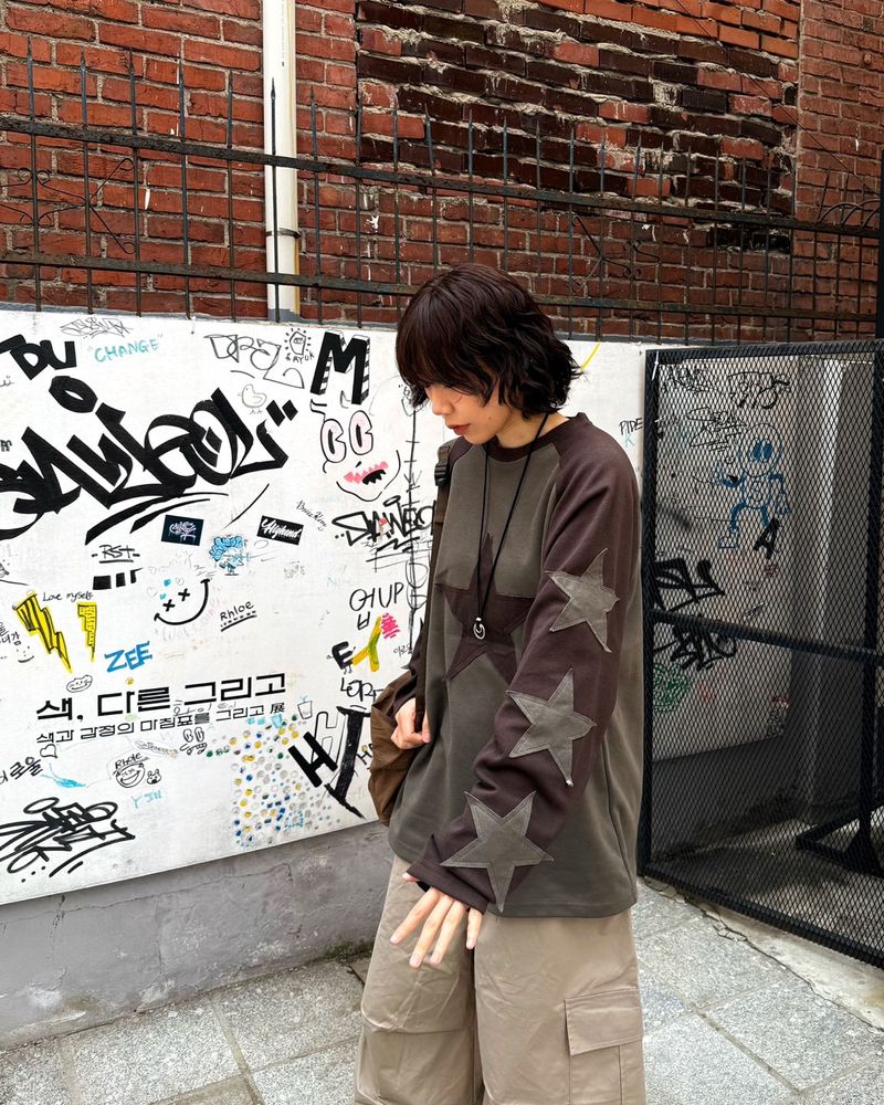 Vintage Star Contrast Raglan Long Sleeve Tee