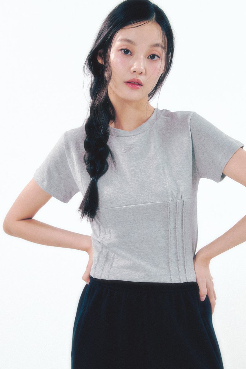 MOILLY(モイリー)の「Heart Logo Shirring Detail Top Gray(Tops)」