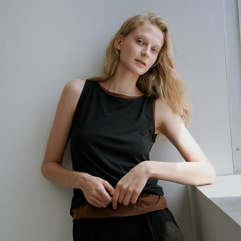 Tia boat neck sleeveless