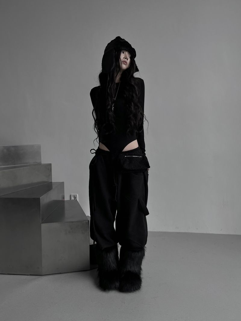 URBAN UNIQUE(アーバンユニーク)の「strap cut-line wide pants (fleece-lined / 2color)(Pants)」