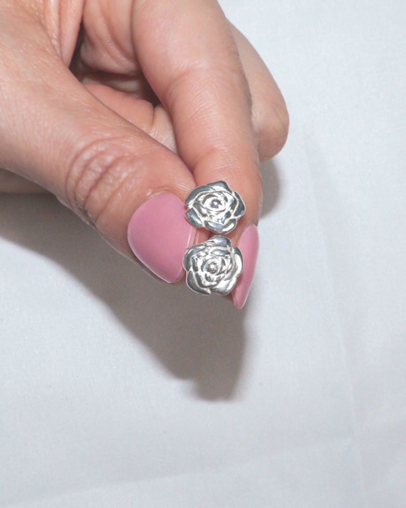 [MADE] lovely rose. rose stud earring (2pcs)
