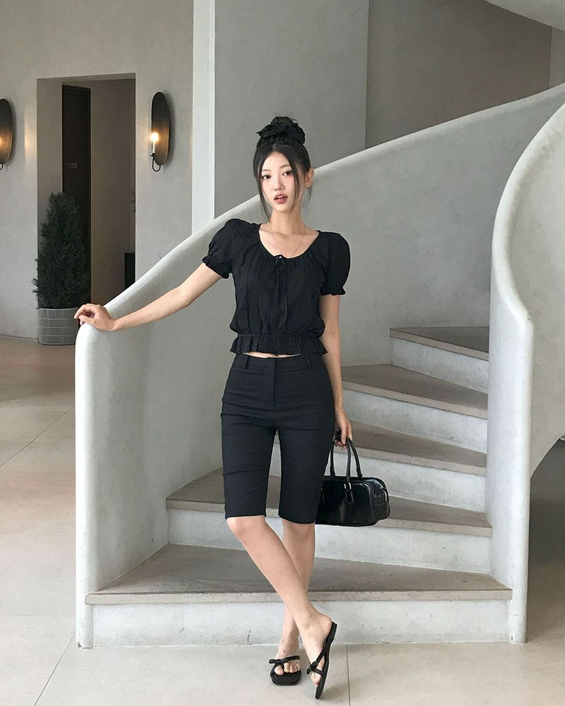[MADE] Slit-filled biker capri pants