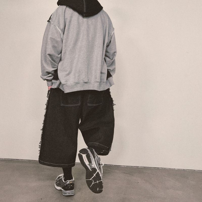 layered deconstructed denim capri shorts_black