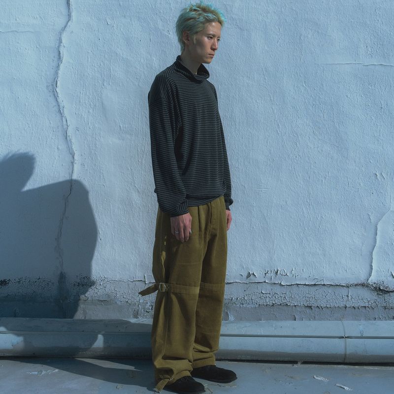 One tuck strap corduroy pants / Olive