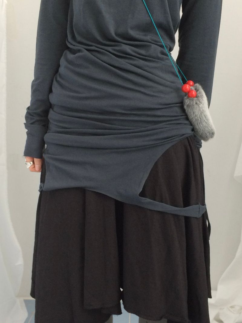 loose fit round sleeve