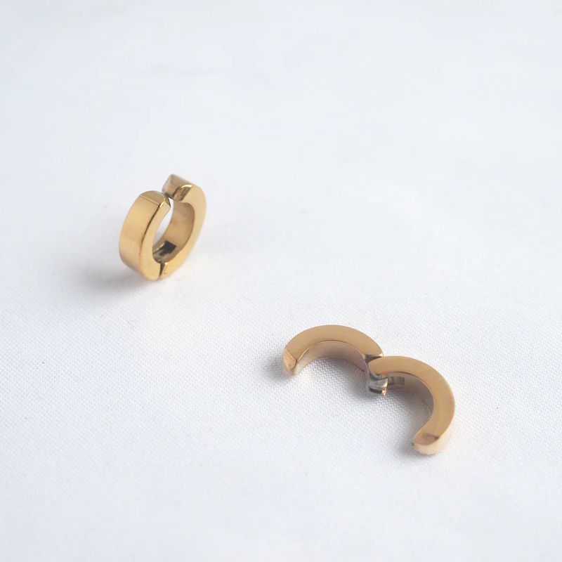 Vere Bold Hoop Ear Clip