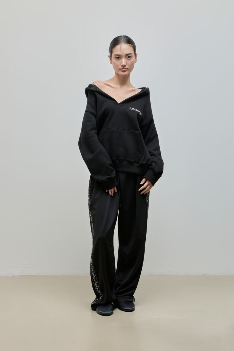 V-neck Logo Hoodie_Black