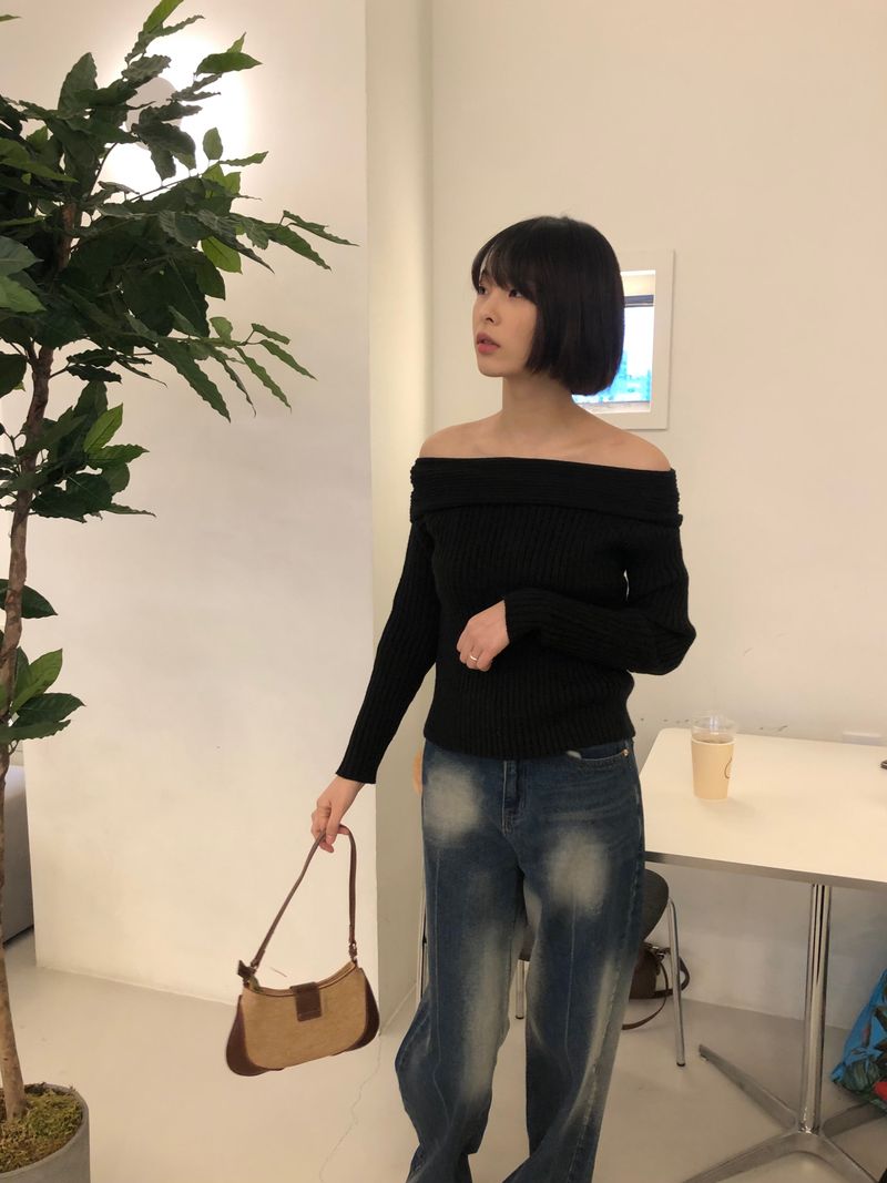 Drape feminine shoulder golgi knit