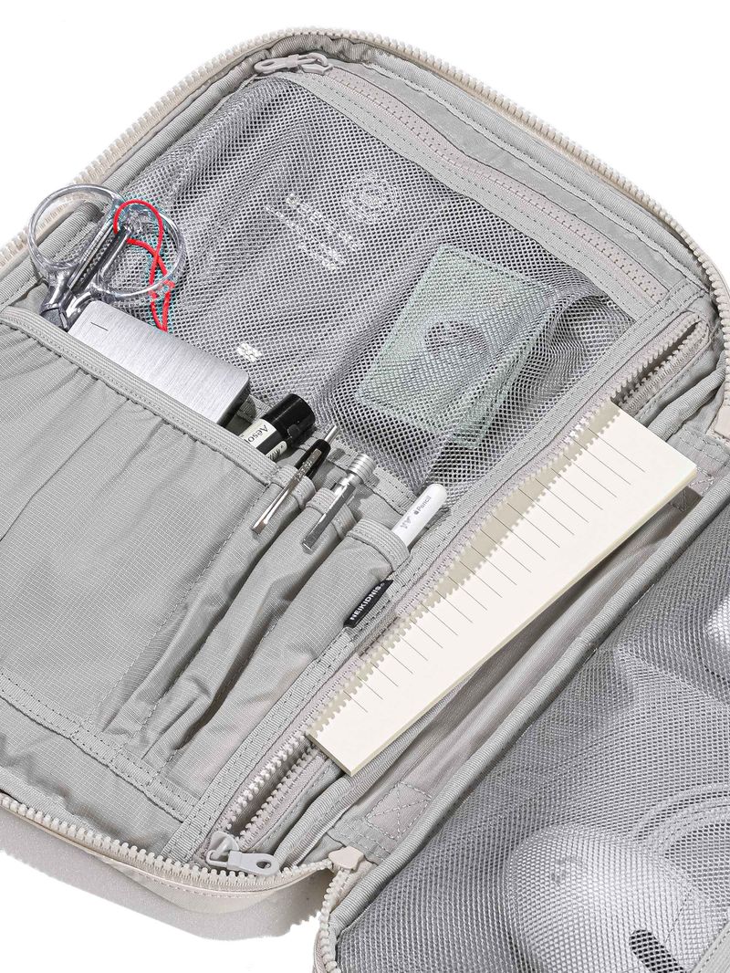 AERO LAPTOP POUCH MEDIUM / CREAM