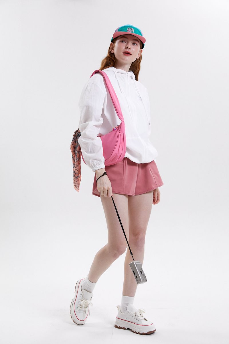 BOLD SNEAKERS