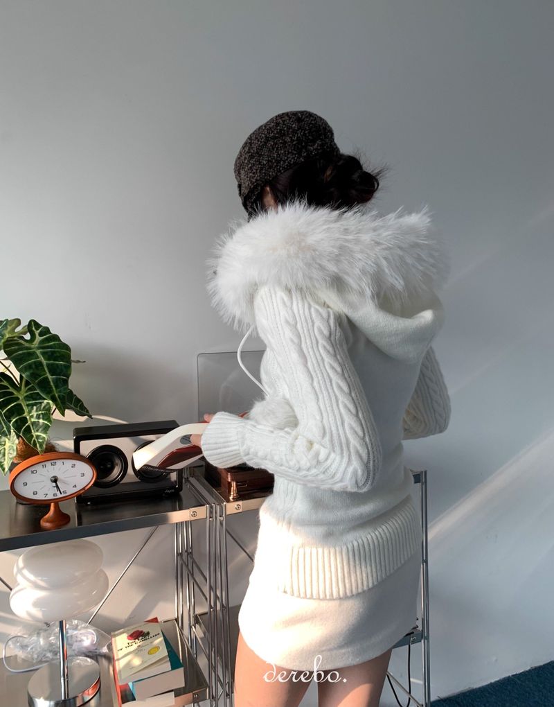 Snow Buddy Hood Twisted Knitwear