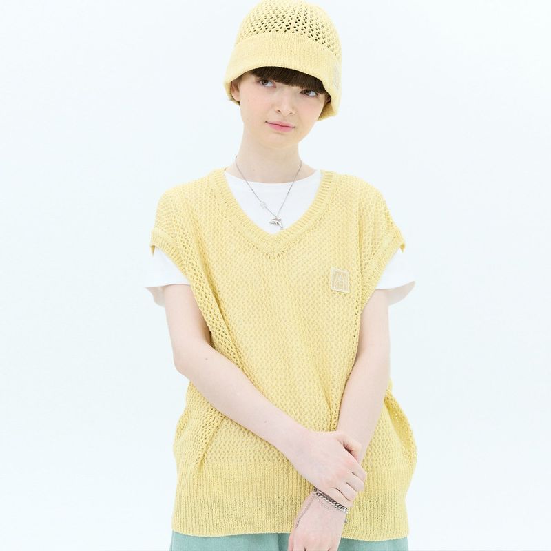 Mesh knit vest