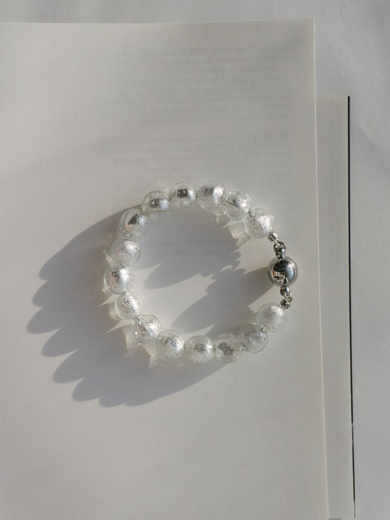 Metallic glass bracelet