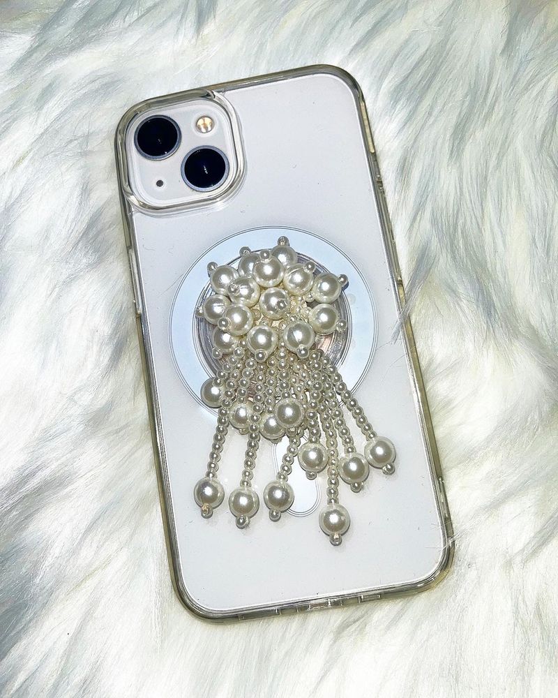 Falling white pearl phone-holder