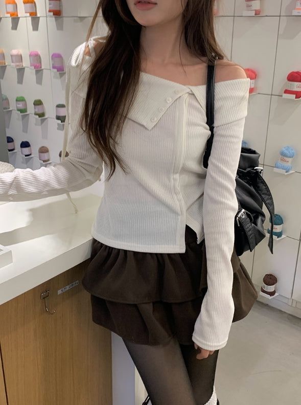 Cashier Button Off-Shoulder Unbalance Ribbon Knit